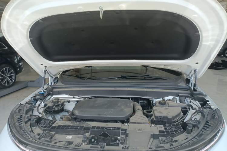 Used Li Auto L6 2024 Pro Model Engine Bay
