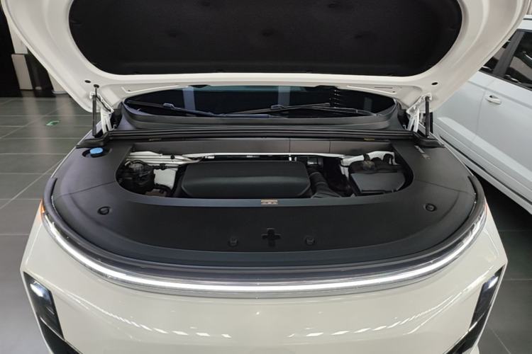 Used Li Auto L6 2024 Pro Model Engine Bay