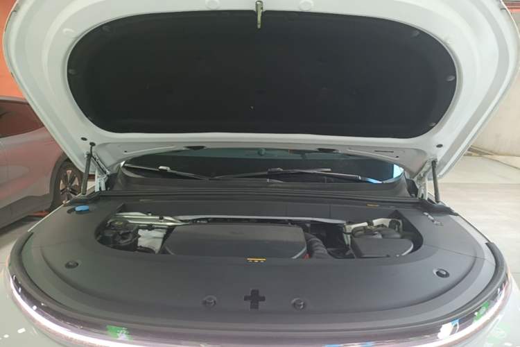 Used Li Auto L6 2024 Pro Model Engine Bay