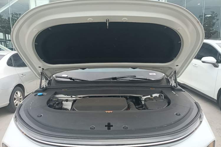 Used Li Auto L6 2024 Pro Model Engine Bay