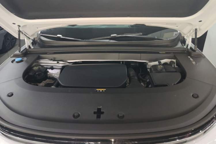 Used Li Auto L6 2024 Pro Model Engine Bay