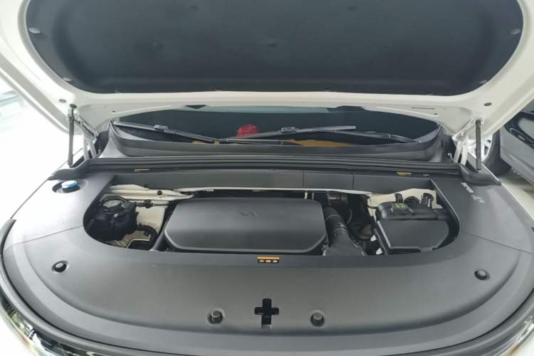 Used Li Auto L6 2024 Pro Model Engine Bay