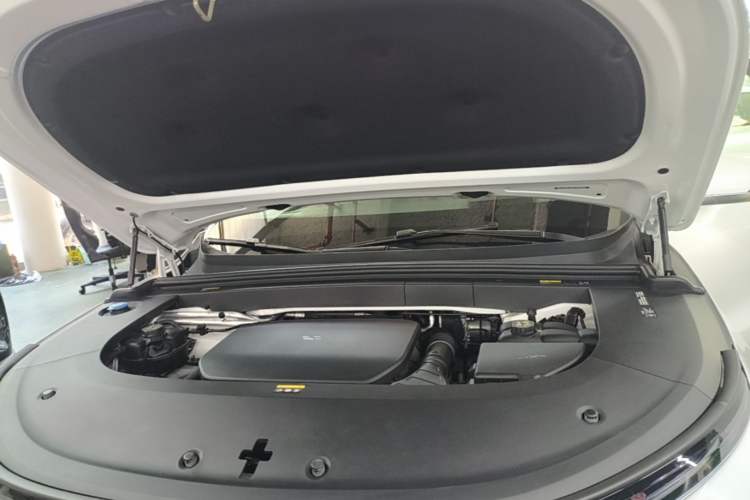 Used Li Auto L6 2024 Pro Model Engine Bay
