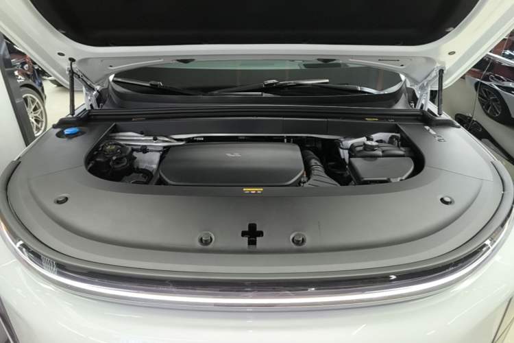 Used Li Auto L6 2024 Pro Model Engine Bay
