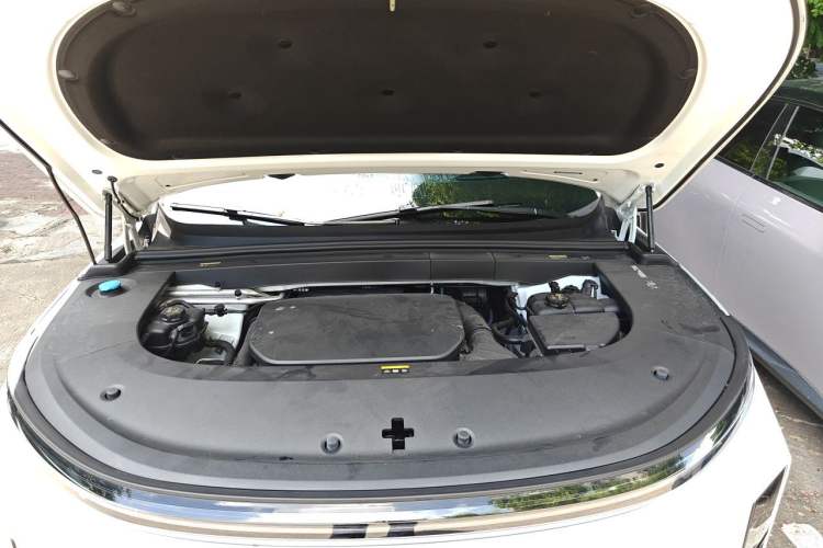Used Li Auto L6 2024 Pro Model Engine Bay