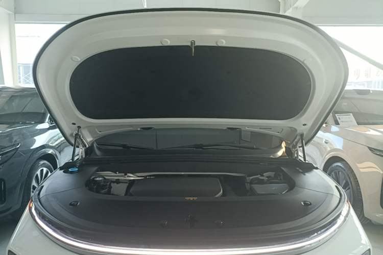 Used Li Auto L6 2024 Pro Model Engine Bay
