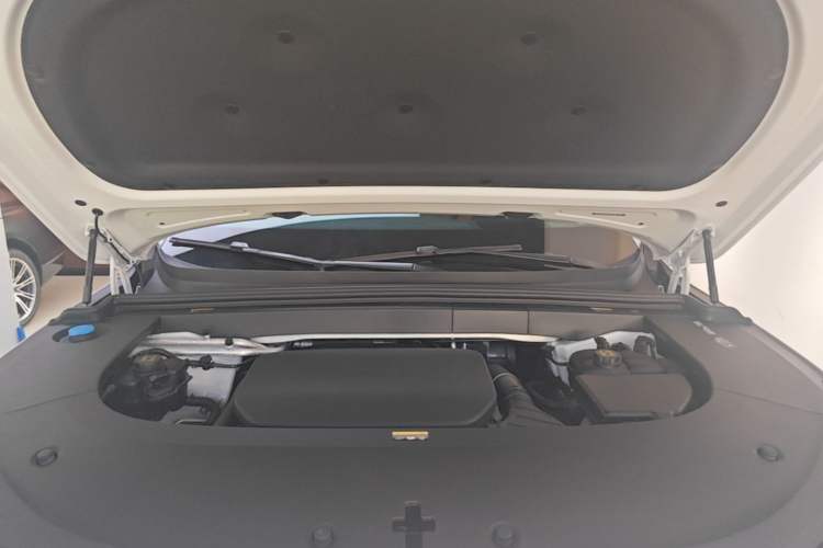 Used Li Auto L6 2024 Pro Model Engine Bay