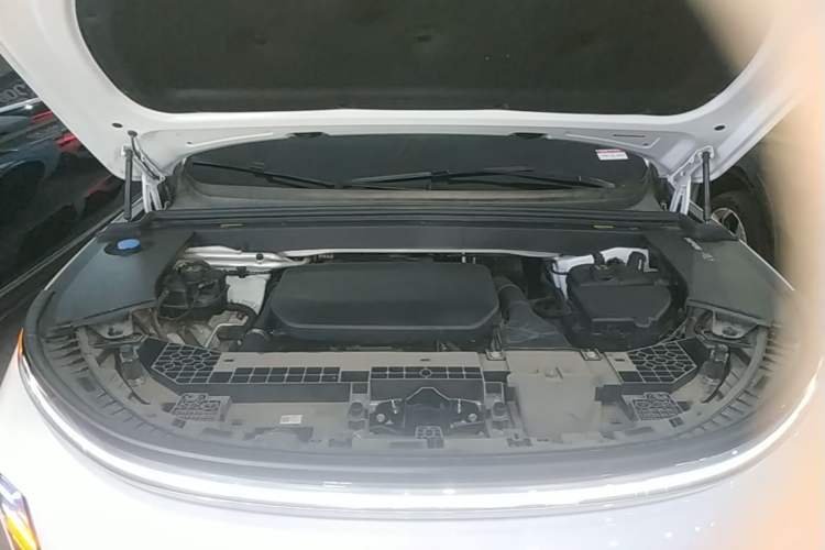 Used Li Auto L6 2024 Pro Model Engine Bay