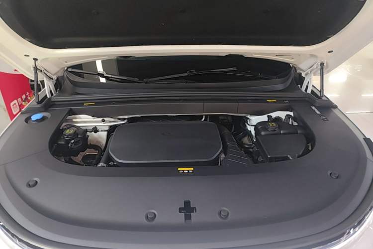 Used Li Auto L6 2024 Pro Model Engine Bay