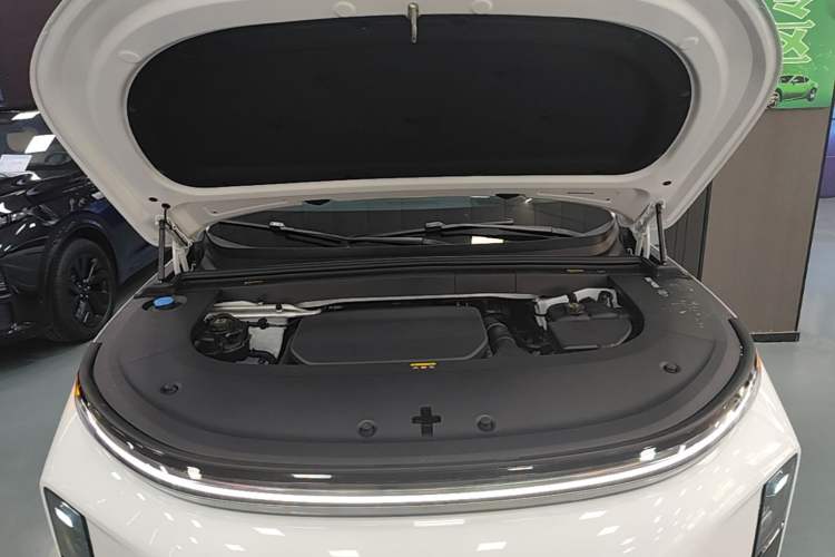 Used Li Auto L6 2024 Pro Model Engine Bay