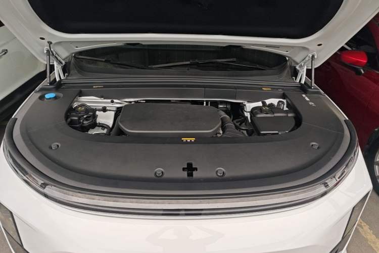 Used Li Auto L6 2024 Pro Model Engine Bay