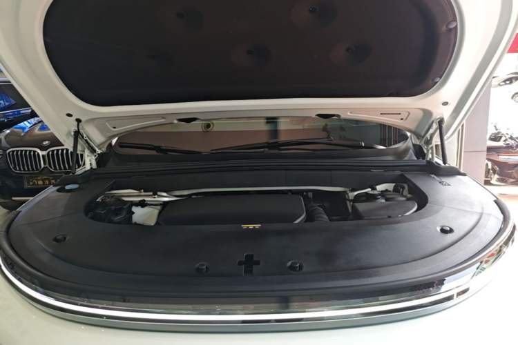 Used Li Auto L6 2024 Pro Model Engine Bay