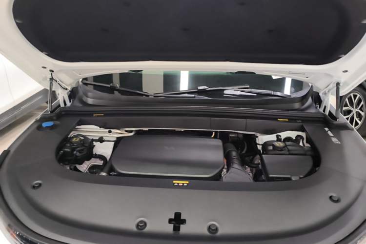 Used Li Auto L6 2024 Pro Model Engine Bay