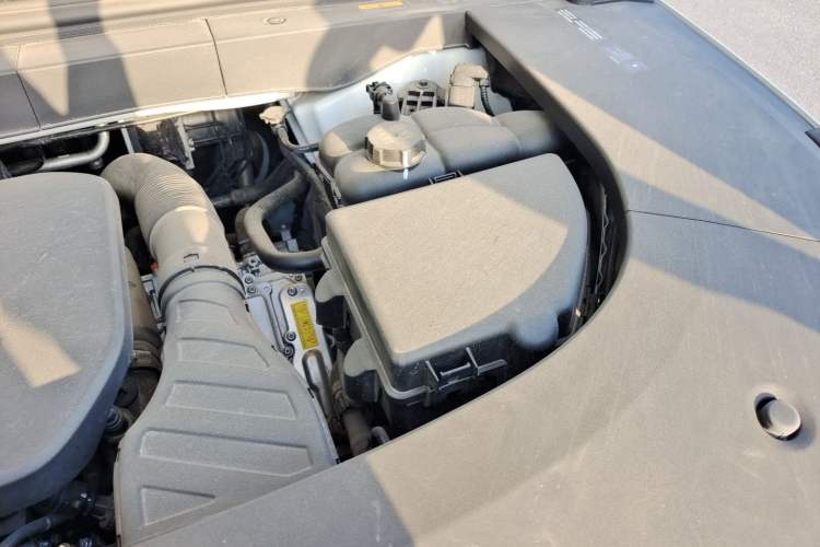 Used Li Auto L6 2024 Pro Model Engine Bay Left