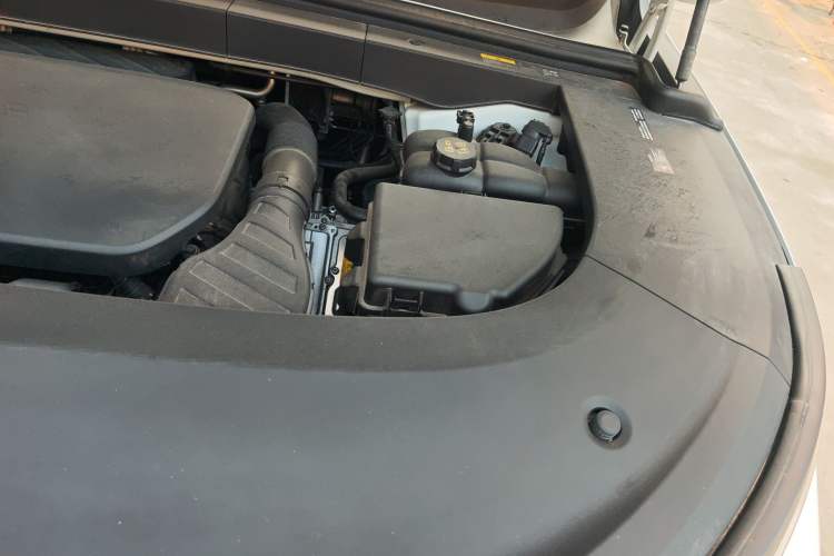 Used Li Auto L6 2024 Max Engine Bay Left