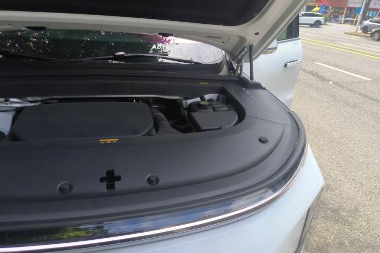 Used Li Auto L6 2024 Pro Model Engine Bay Left