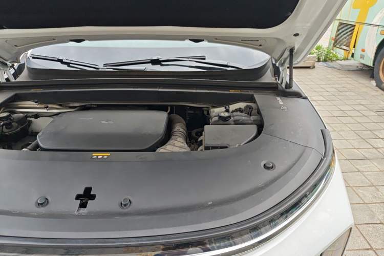 Used Li Auto L6 2024 Max Engine Bay Left