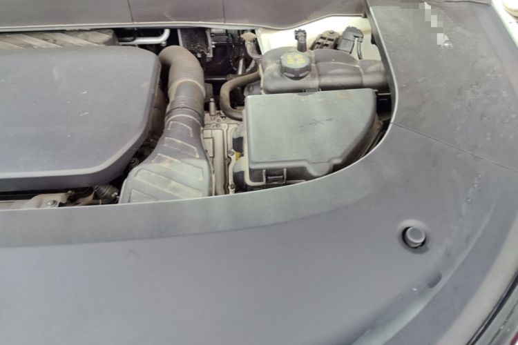 Used Li Auto L6 2024 Pro Model Engine Bay Left