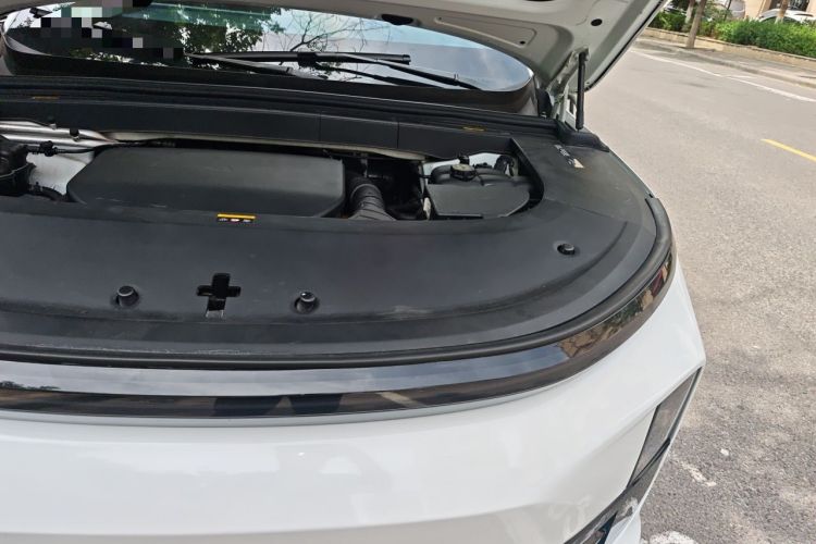 Used Li Auto L6 2024 Pro Model Engine Bay Left