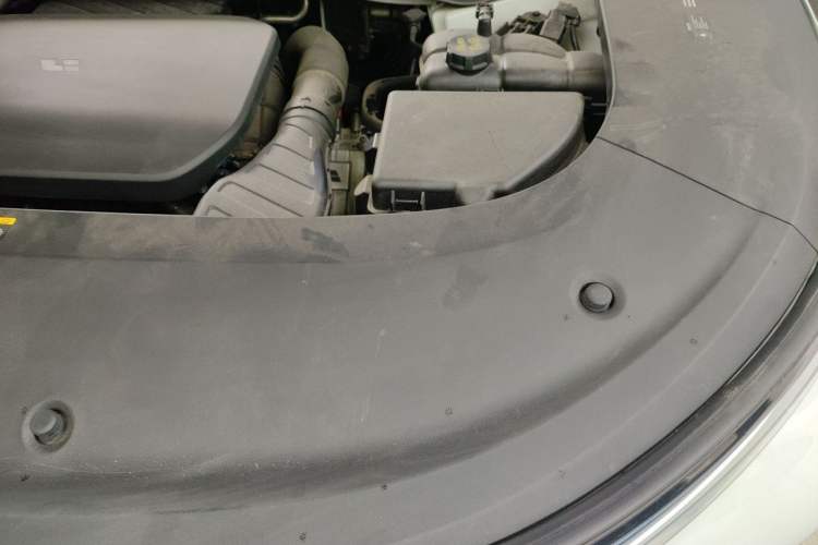 Used Li Auto L6 2024 Pro Model Engine Bay Left