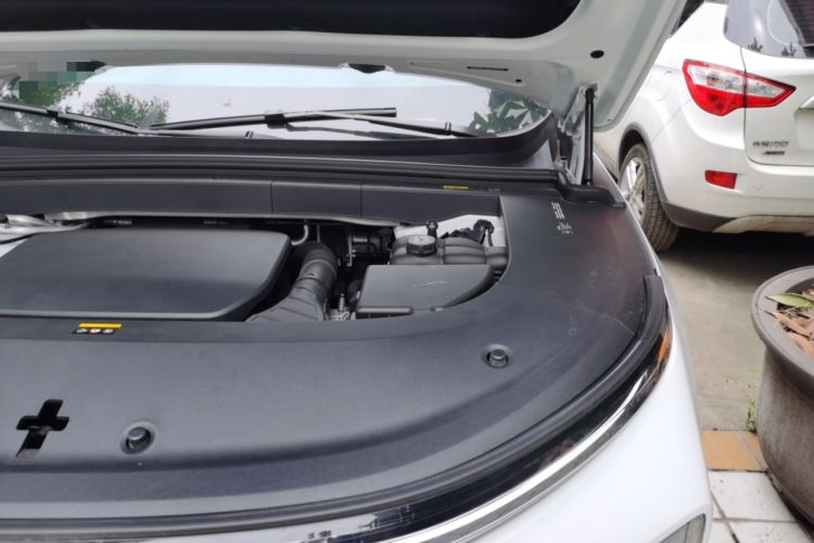 Used Li Auto L6 2024 Pro Model Engine Bay Left