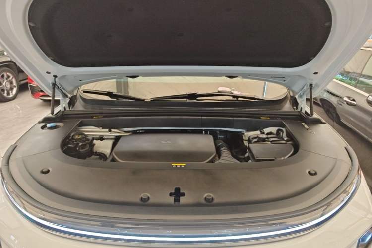 Used Li Auto L6 2024 Pro Model Engine Bay