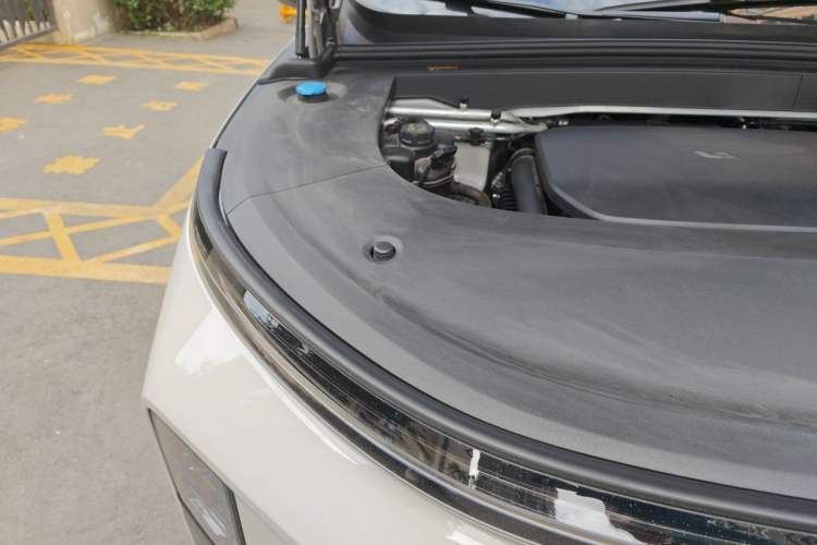 Used Li Auto L6 2024 Pro Model Engine Bay Right