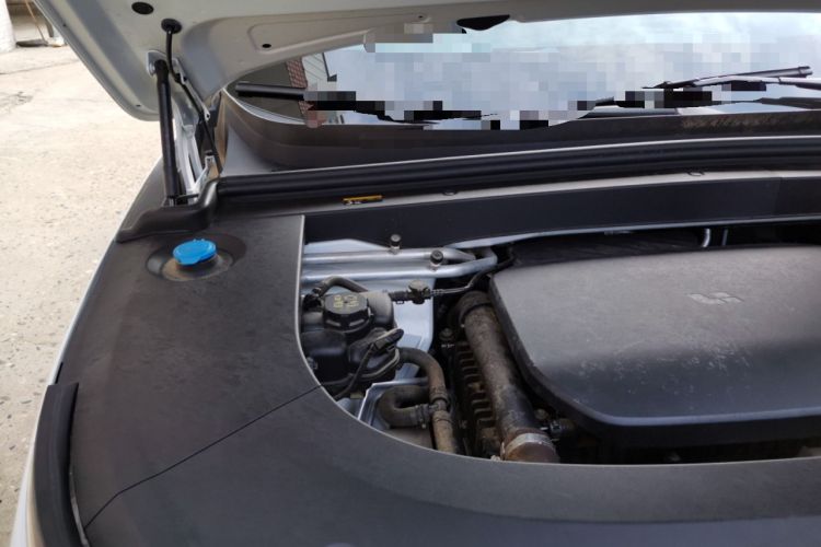 Used Li Auto L6 2024 Pro Model Engine Bay Right