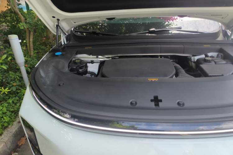 Used Li Auto L6 2024 Pro Model Engine Bay Right