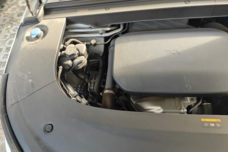 Used Li Auto L6 2024 Max Engine Bay Right