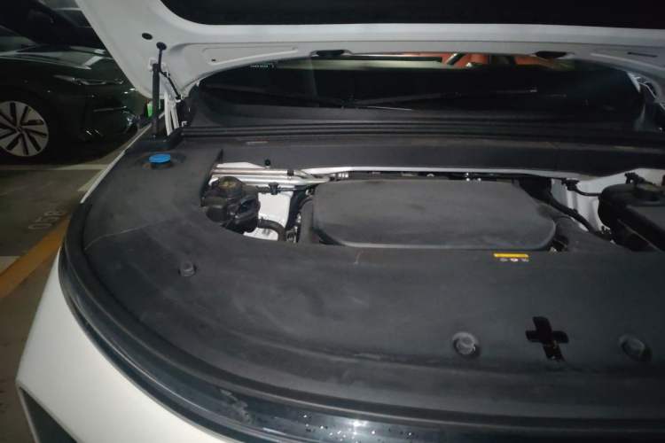 Used Li Auto L6 2024 Pro Model Engine Bay Right