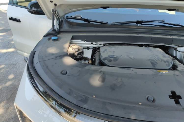 Used Li Auto L6 2024 Pro Model Engine Bay Right