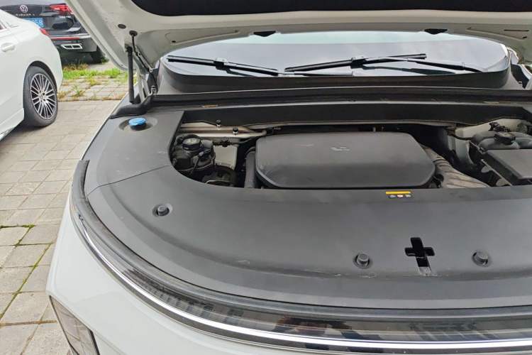 Used Li Auto L6 2024 Max Engine Bay Right