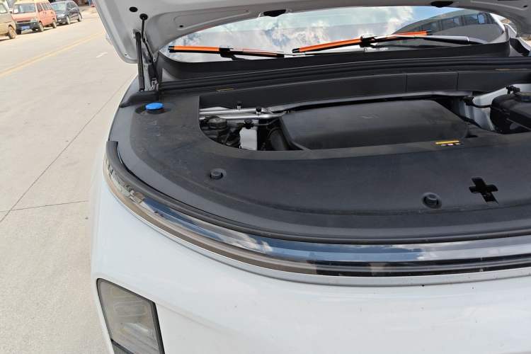 Used Li Auto L6 2024 Pro Model Engine Bay Right