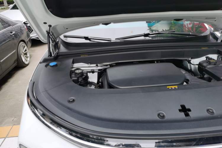 Used Li Auto L6 2024 Pro Model Engine Bay Right