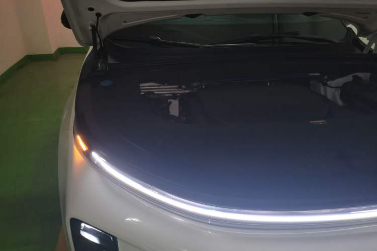 Used Li Auto L6 2024 Pro Model Engine Bay Right