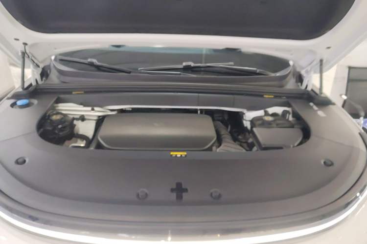 Used Li Auto L6 2024 Pro Model Engine Bay