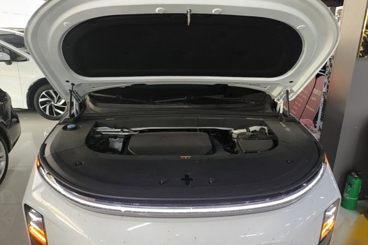 Used Li Auto L6 2024 Pro Model Engine Bay