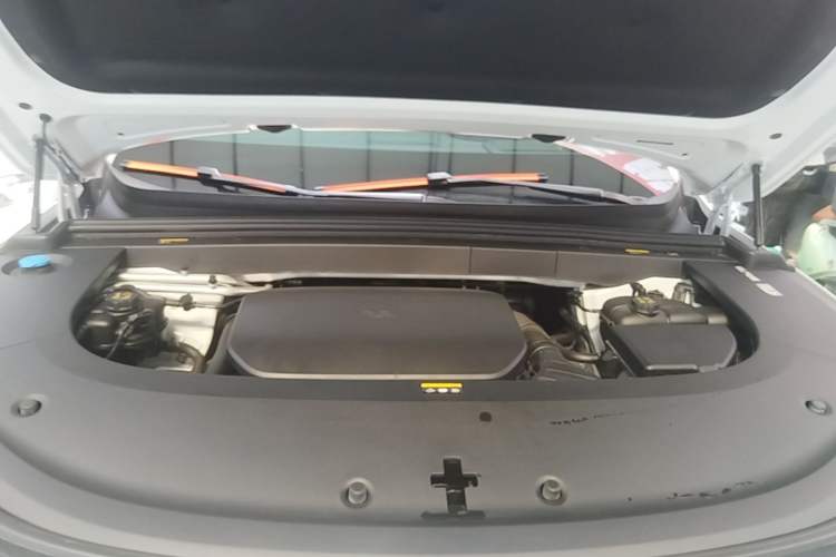 Used Li Auto L6 2024 Pro Model Engine Bay