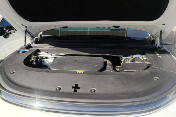 Used Li Auto L6 2024 Pro Model Engine Bay