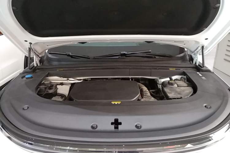 Used Li Auto L6 2024 Pro Model Engine Bay