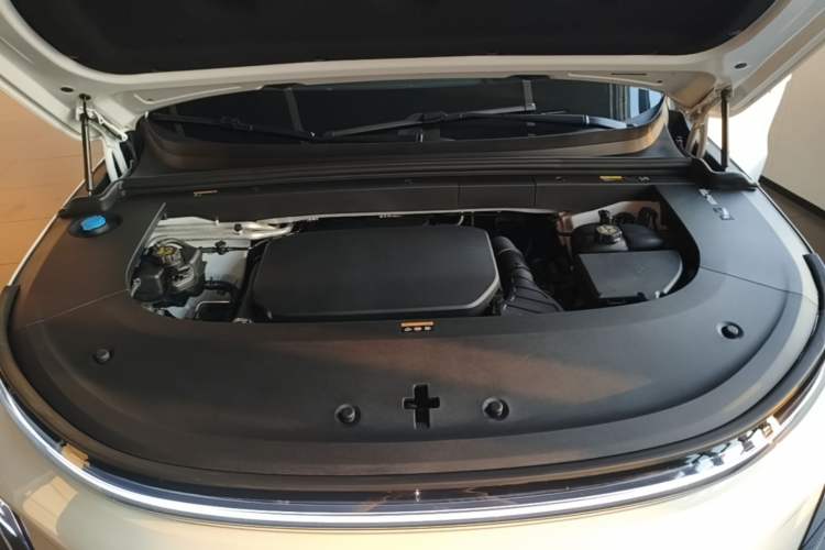 Used Li Auto L6 2024 Max Engine Bay