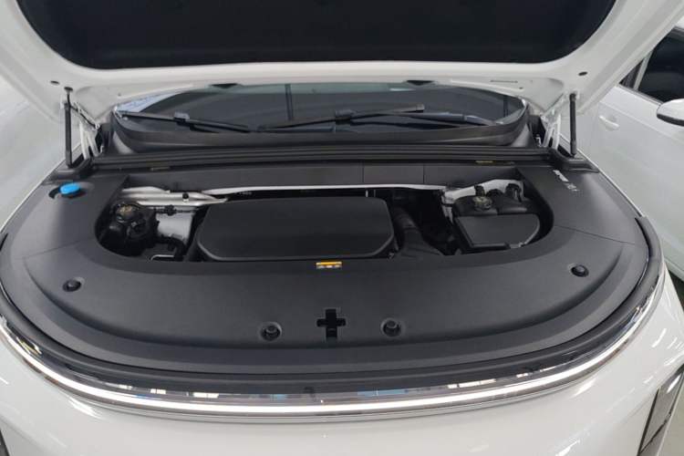 Used Li Auto L6 2024 Pro Model Engine Bay