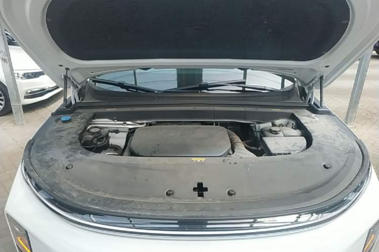 Used Li Auto L6 2024 Pro Model Engine Bay