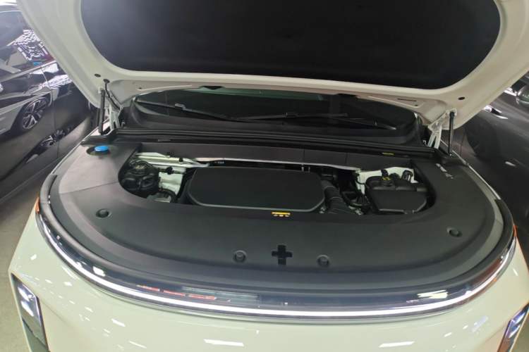 Used Li Auto L6 2024 Pro Model Engine Bay