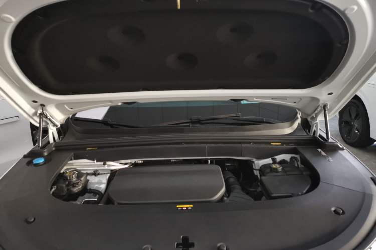 Used Li Auto L6 2024 Pro Model Engine Bay