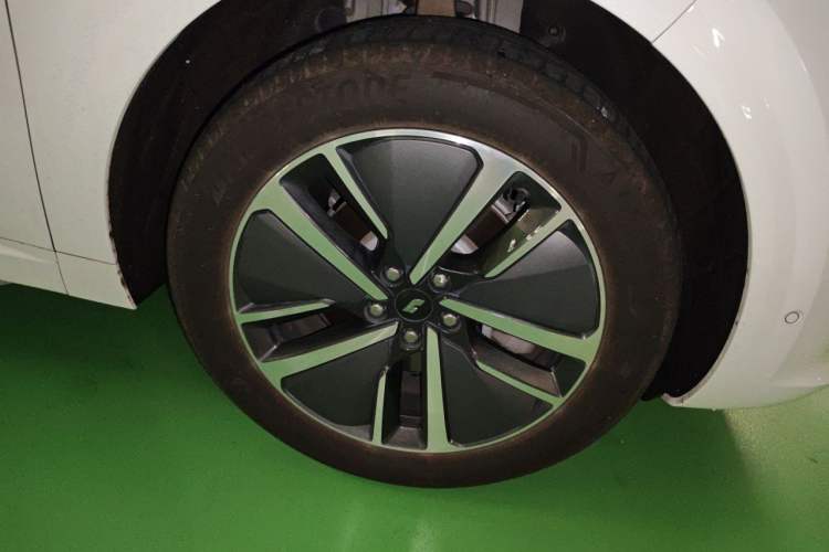 Used Li Auto L6 2024 Pro Model Exterior 1