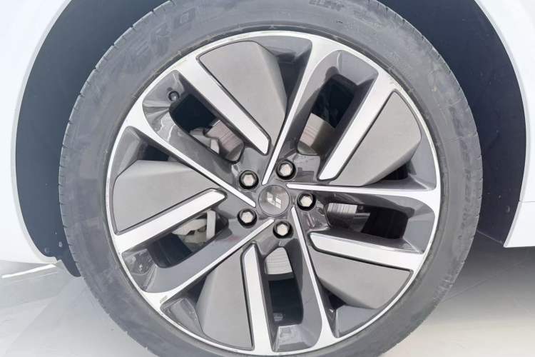 Used Li Auto L6 2024 Pro Model Exterior 12
