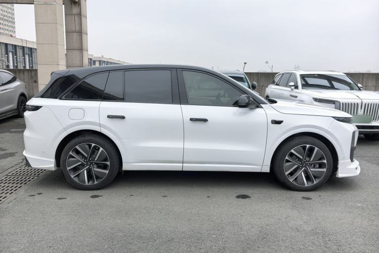 Used Li Auto L6 2024 Pro Model Exterior 2