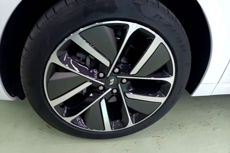 Used Li Auto L6 2024 Pro Model Exterior 4